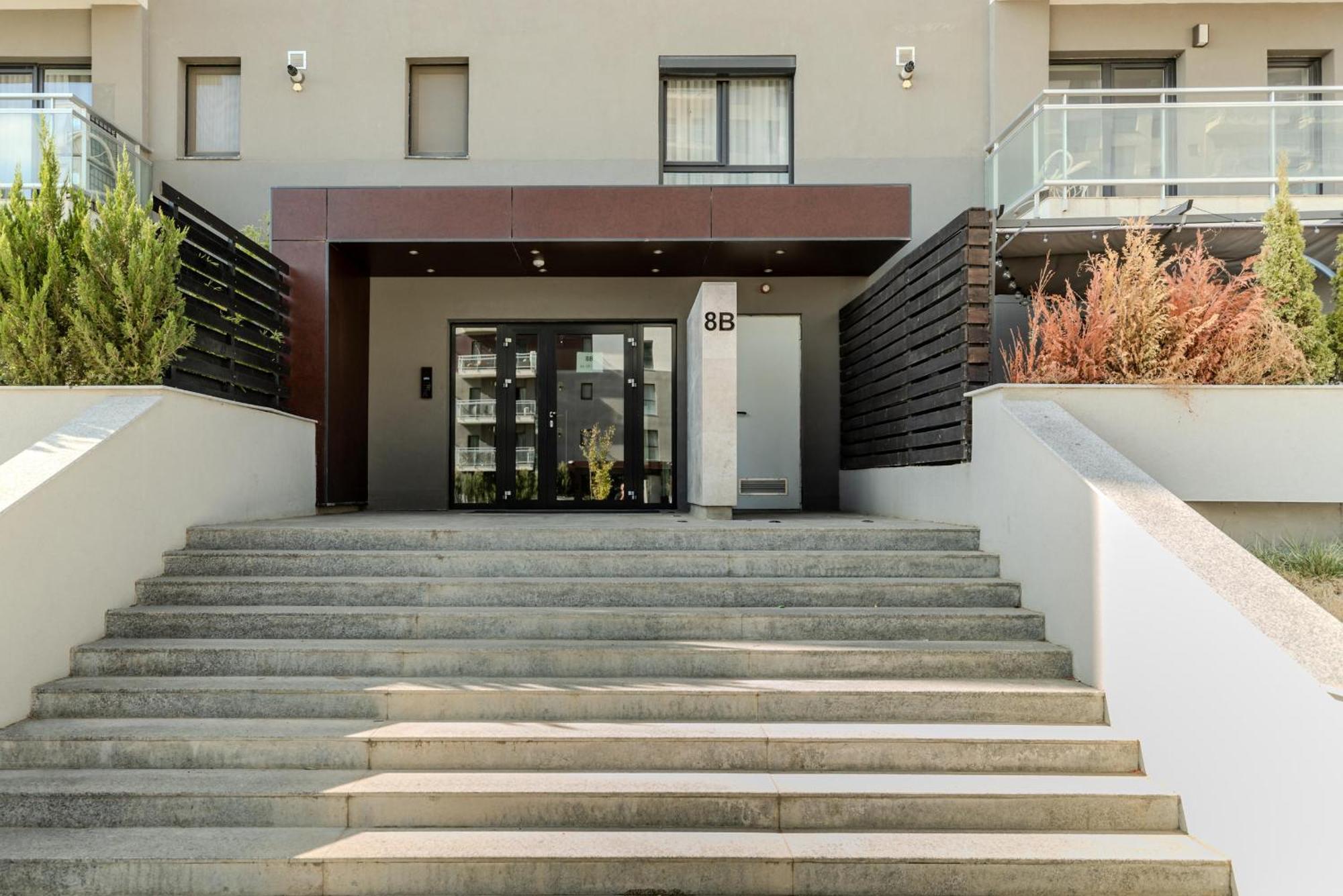 Perfect Stay: Urban Heaven In Aviatiei Business Area Bucureşti Ngoại thất bức ảnh